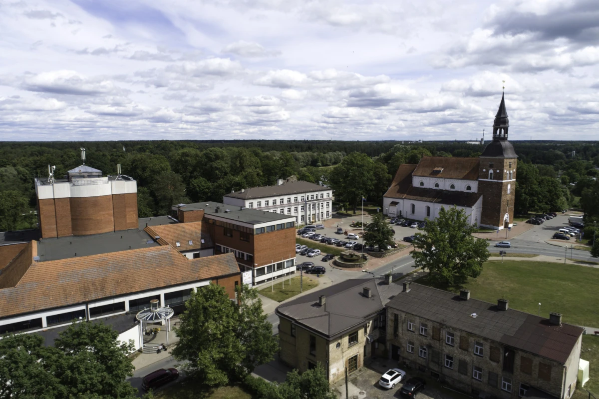 Valmierā rakšanas darbu laikā atrasts bīstams lādiņš