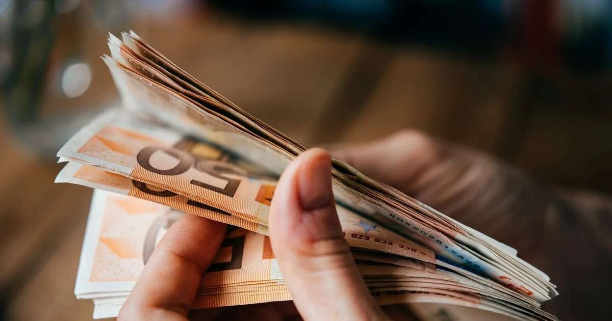 Tiesās trīs personas par 1,5 miljonu eiro atmazgāšanu