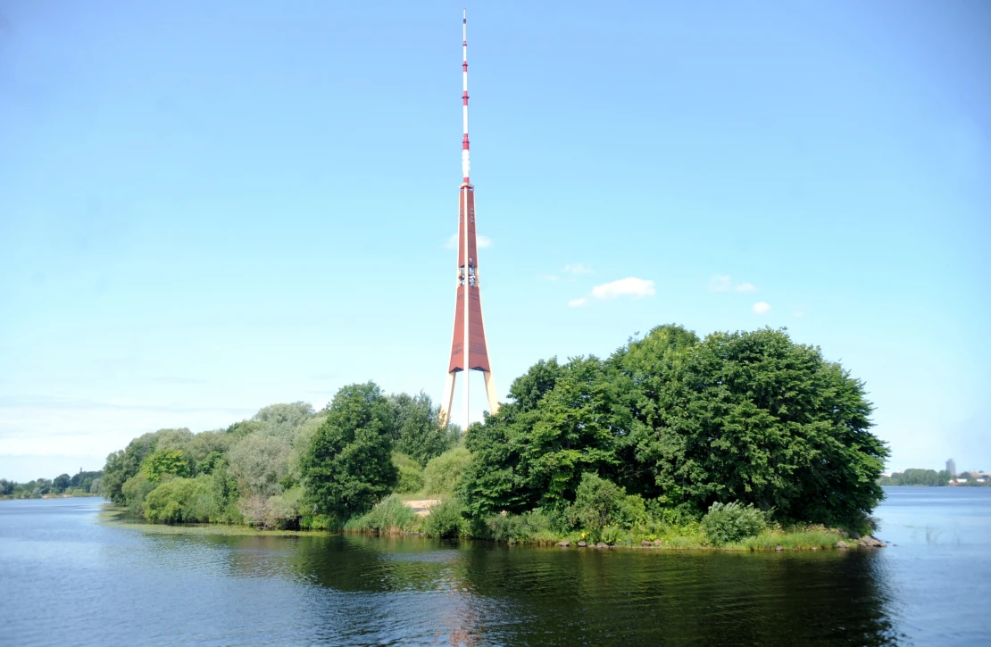 Atrasts Daugavā iekritušais Latvijas dzelzceļa darbinieks