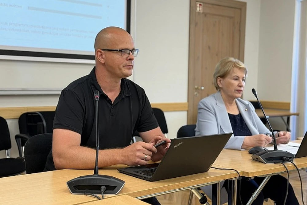 Jauna karte ļauj redzēt Latvijas skolu tīklu reāllaikā