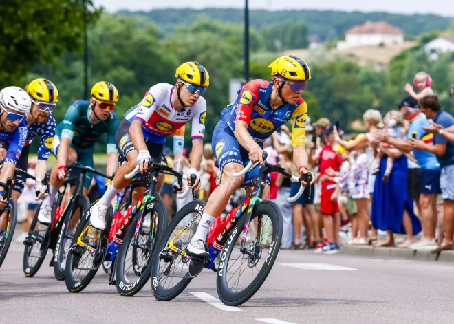 Skujiņš un Neilands aizvada Tour de France 12. posmu