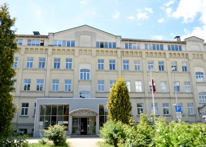 Četrus Latvijas iedzīvotājus tiesās par spiegošanu Krievijas labā