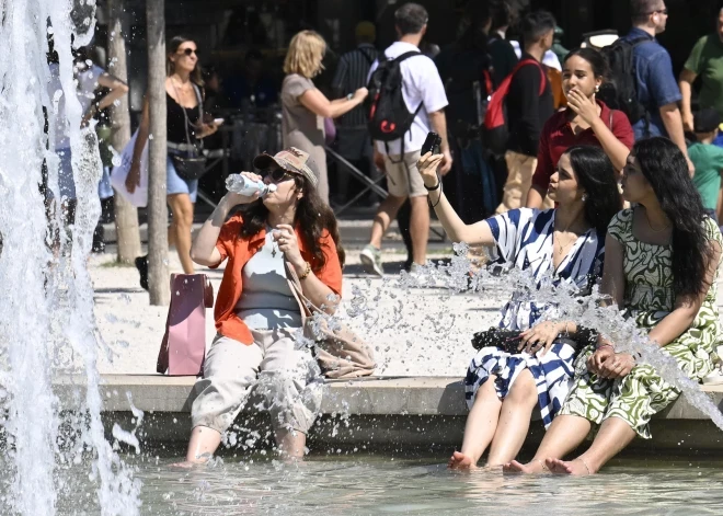 Eiropu sasniedzis ārkārtējs karstuma vilnis: temperatūra līdz 47°C