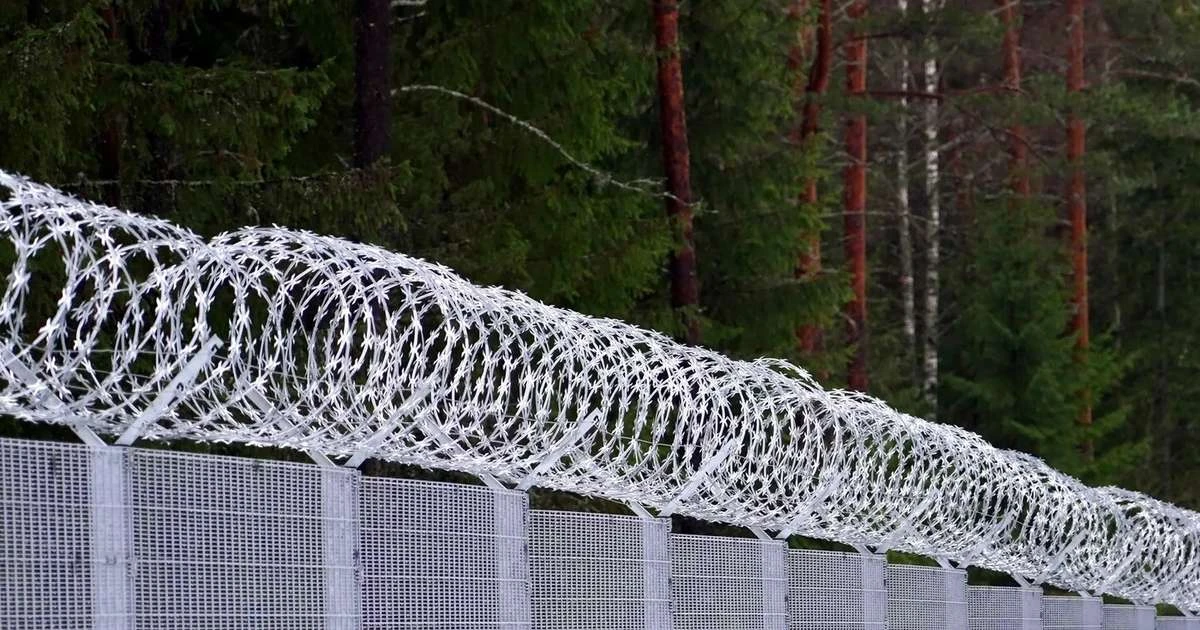 Uz Latvijas robežas karavīriem uzbrūk ar koka pagalēm