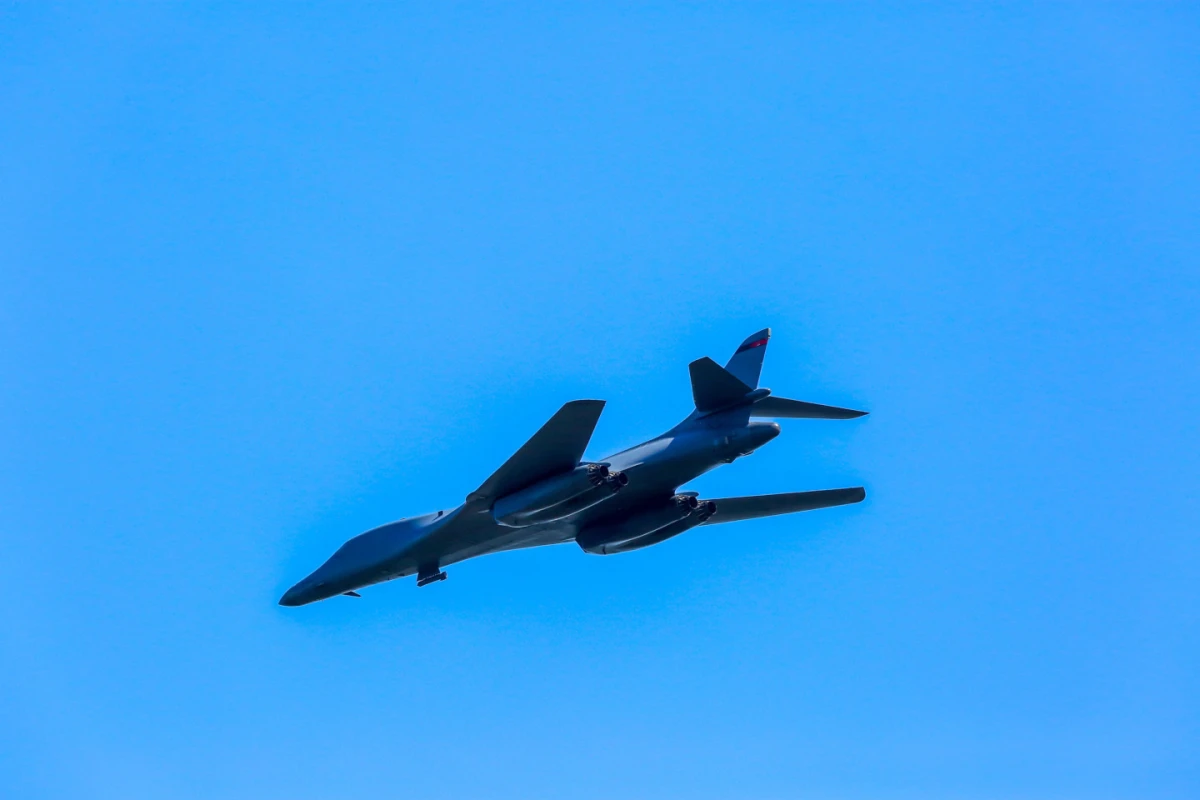 Ukrainas F-16 iznīcinātājs guvis pirmo uzvaru gaisa kaujā