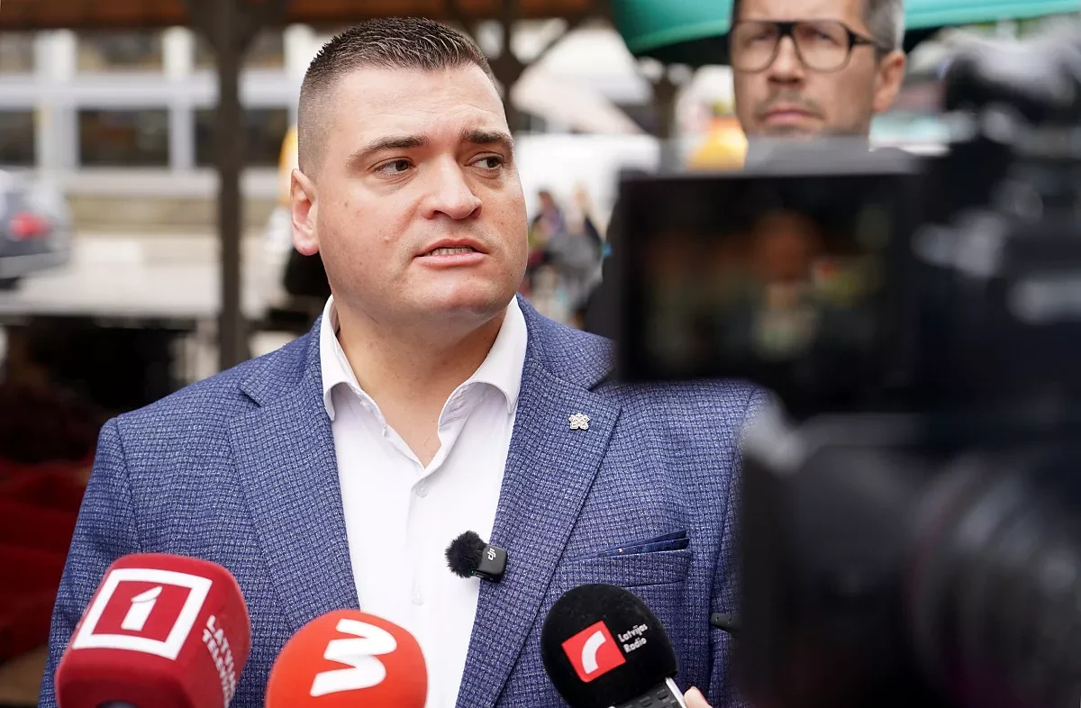 Комиссия Рижской думы отказалась оценивать слова Эдварда Ратниекса