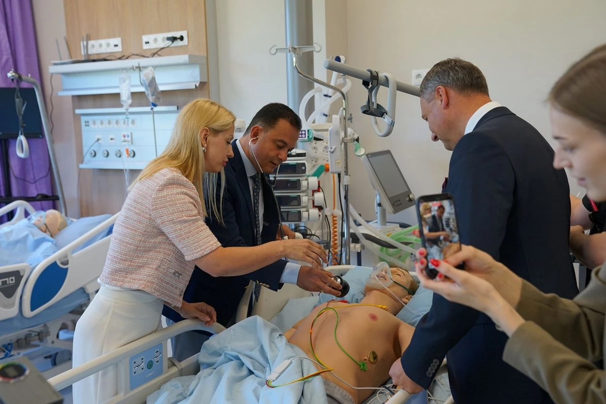 Austrumu slimnīcā atklāts pirmais simulāciju centrs mediķiem