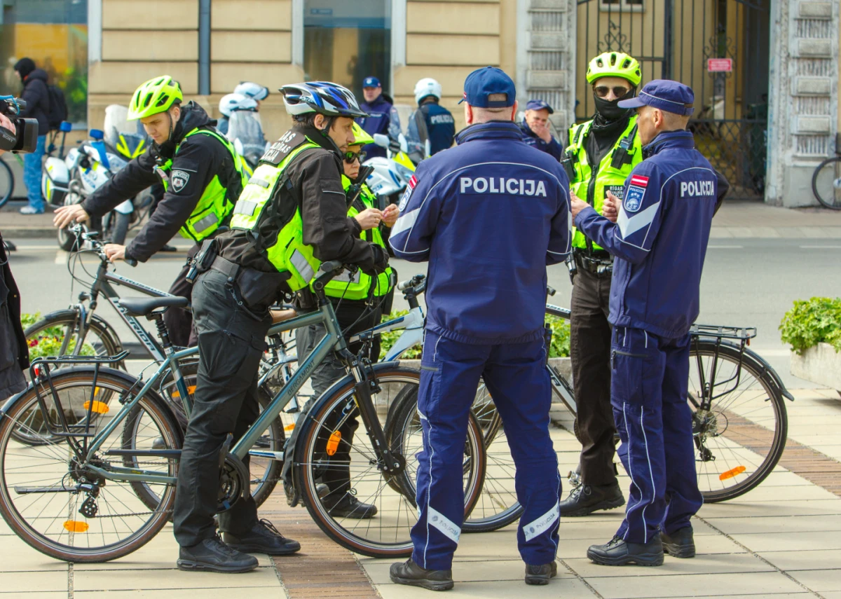 Policija brīdina: pulcēšanās pie Mežaparka pēc koncerta atcelšanas