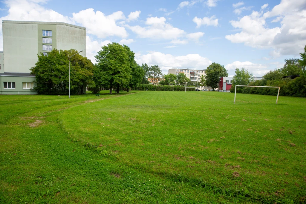 Jelgavā par 2 miljoniem eiro pārbūvēs Spīdolas ģimnāzijas stadionu