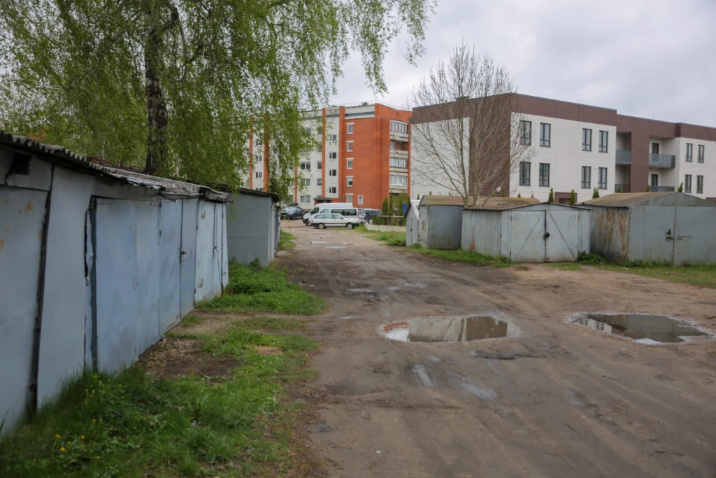 Jelgavā oktobrī nojauks 18 patvaļīgi uzceltas garāžas