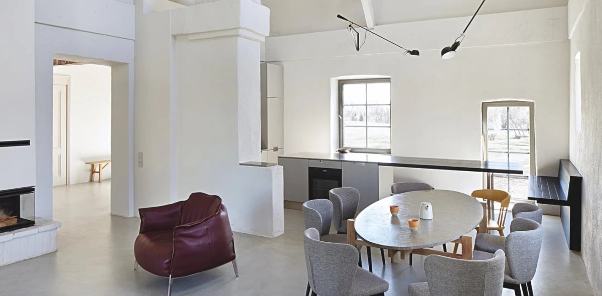 Simtgadīga kūts Līgatnē kļūst par modernu atpūtas rezidenci