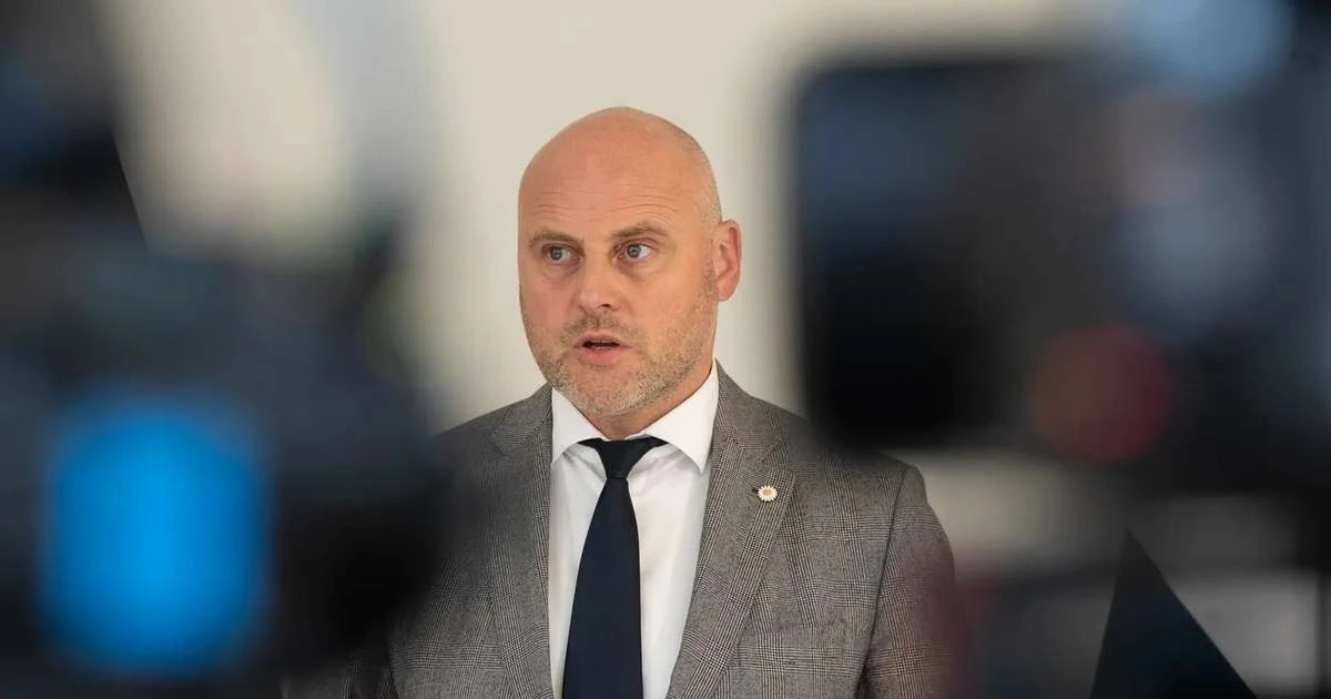 Valsts pārvaldi aicina atgriezties pie darba klātienē