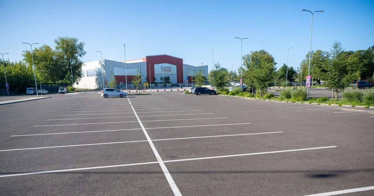 Jelgavas jaunā tirgus stāvlaukumā ievieš maksas kārtību