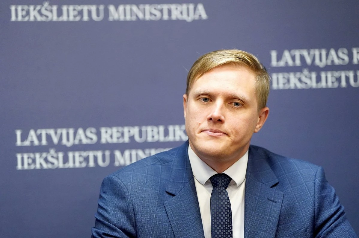 Kulbergs aizrādījis Dombravam par vēstuli Spānijai