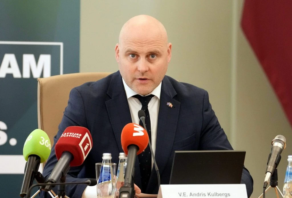 Титавс: рейтинг премьера Кулбергса может резко упасть