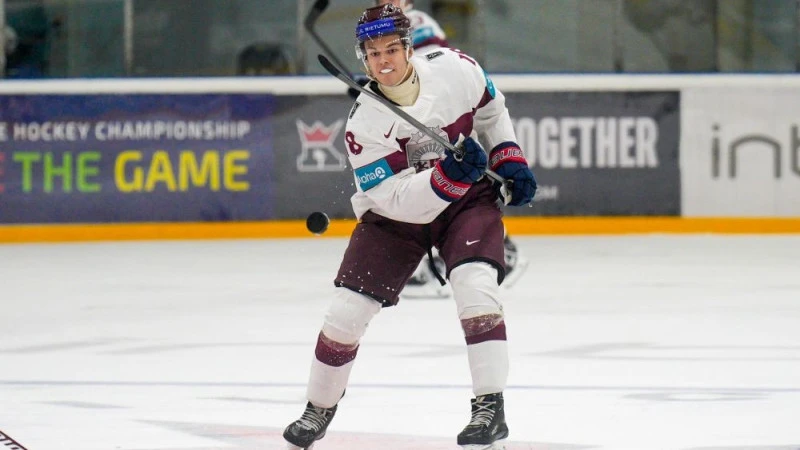 Latvijas U20 hokejisti Prezidenta kausā pieveic Franciju
