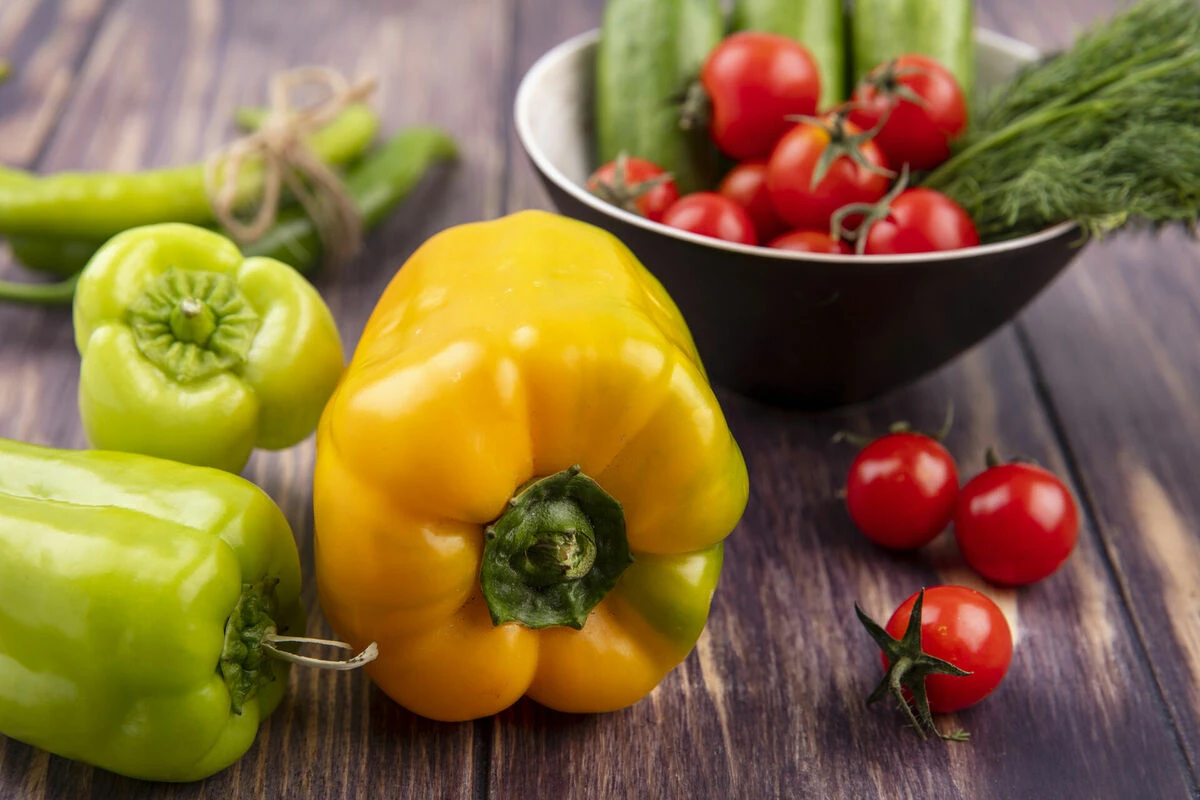 Kāpēc C vitamīnu vasaras beigās labāk meklēt dārzā, ne aptiekā