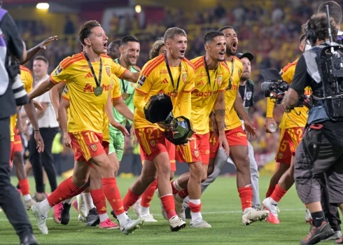 Lens pirmo reizi vēsturē izcīna Francijas Superkausu
