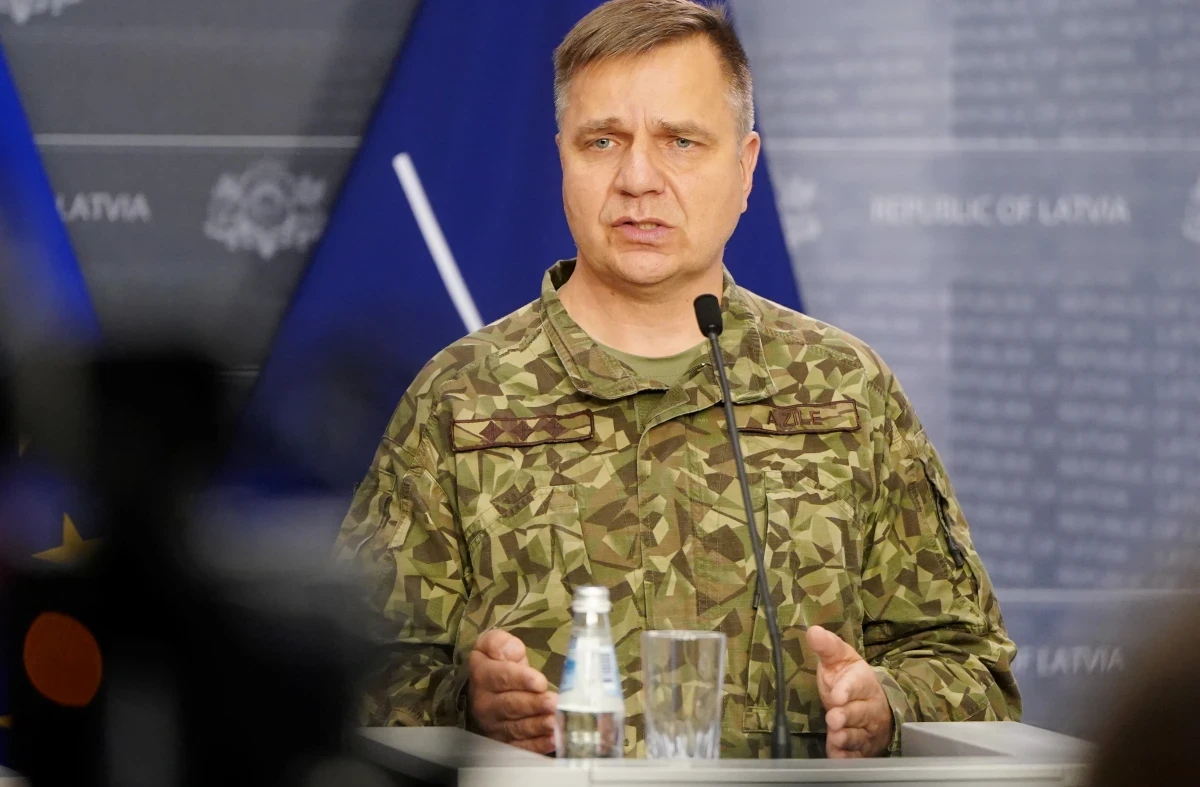 Власти Латвии советуют жителям покупать генераторы после бури