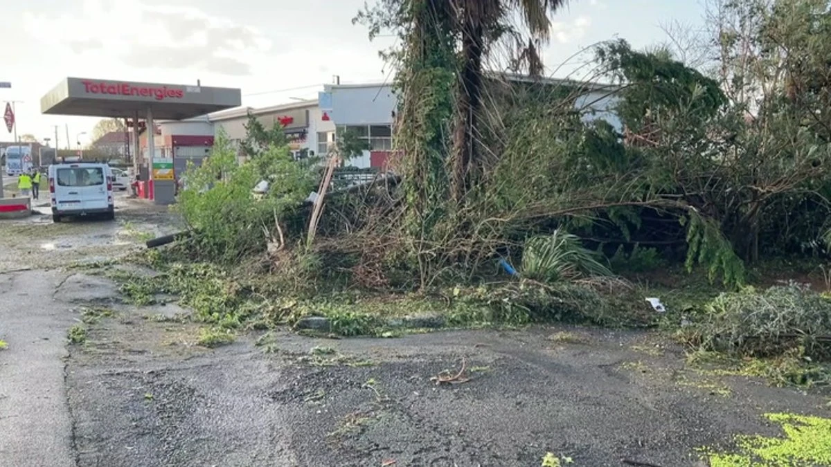 Francijas dienvidrietumus skāris tornado: 41 ievainotais