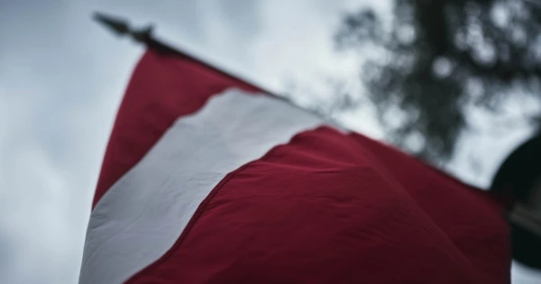 Latgalē aizturētas personas par Latvijas karoga zaimošanu