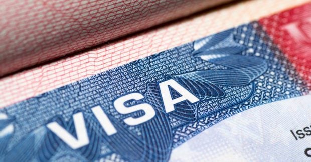 США временно приостановили рассмотрение иммиграционных виз