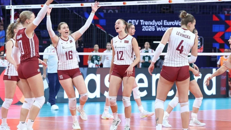 Latvijas volejbolistes Stambulā mērosies spēkiem ar Slovēniju