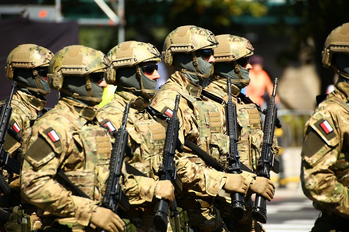 Polija ar ASV pārrunā pastāvīgu militāro bāzu izveidi