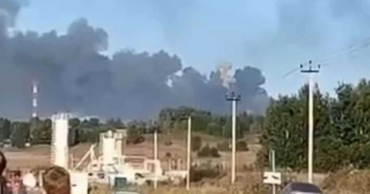 Ukrainas lidroboti triec Krievijas naftas pārstrādes rūpnīcām