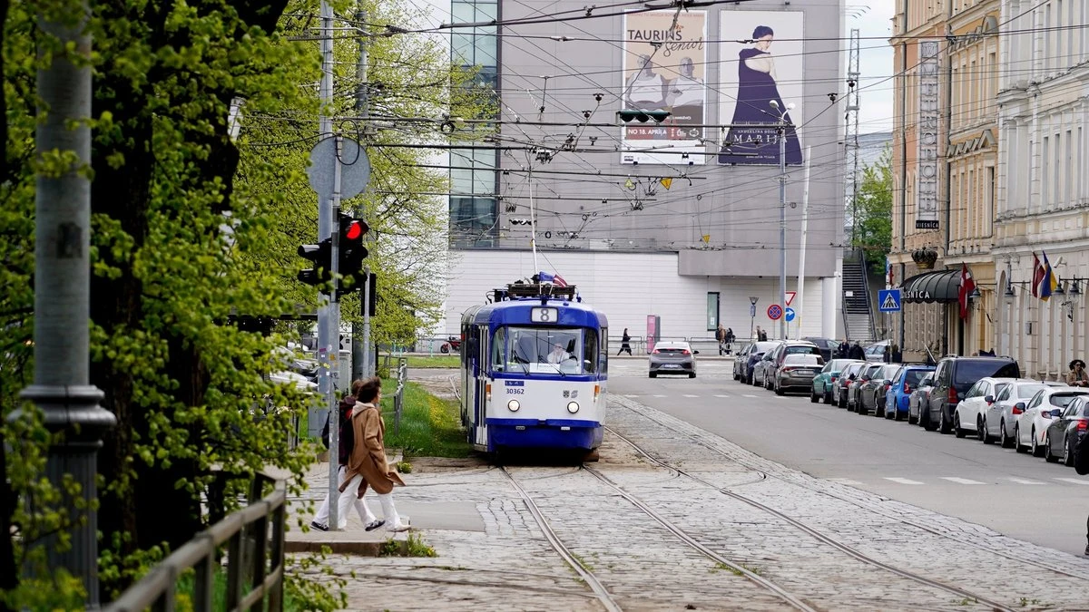 Rīgas dome aptur iedzīvotāju aptauju par mobilitāti