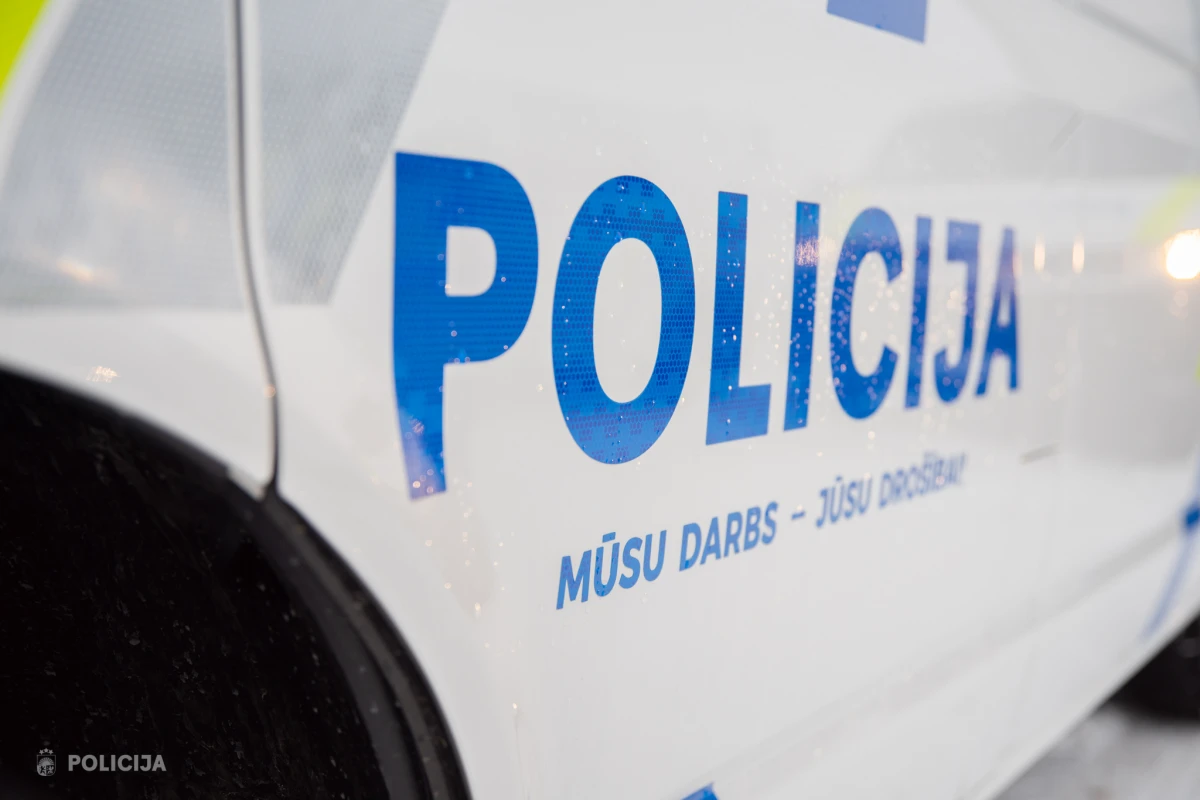 Policija skaidro pusaudžu bandu uzbrukumus Rīgas parkos