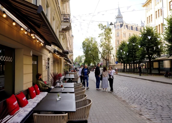 Rīgā gaidāmi satiksmes ierobežojumi Antonijas ielas svētku dēļ