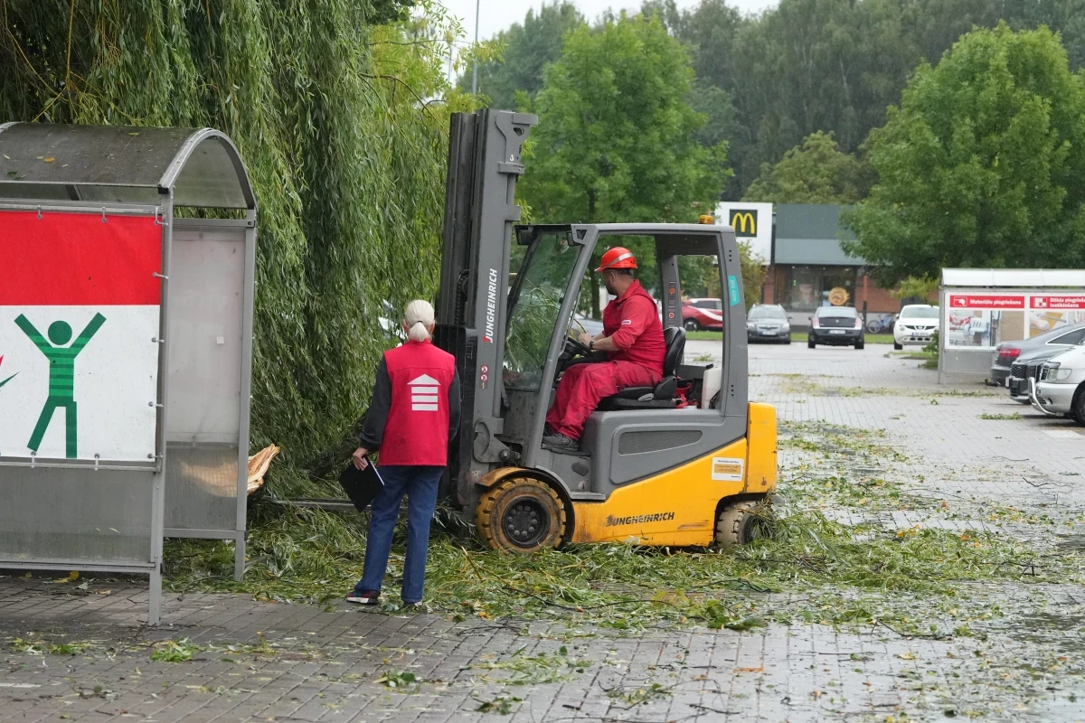 Augusta vētrā cietušie saņems automātisku elektrības kompensāciju