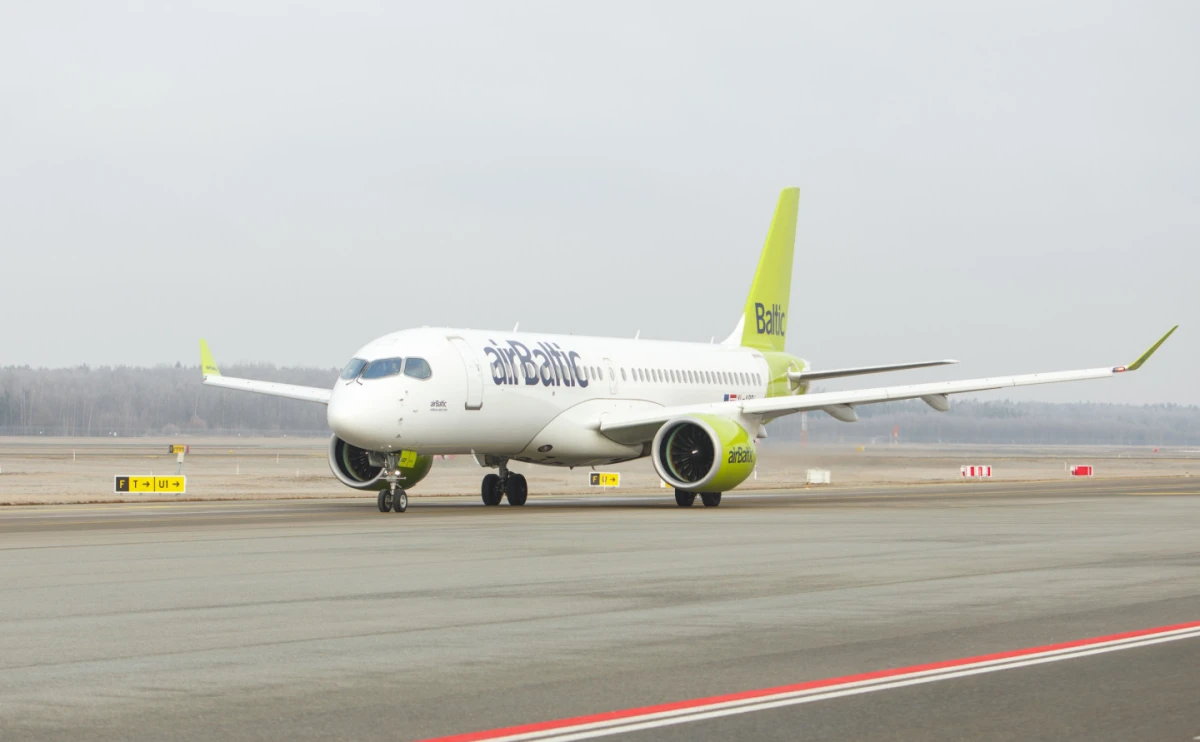 airBaltic nākamvasar no Rīgas piedāvās par 20% mazāk maršrutu