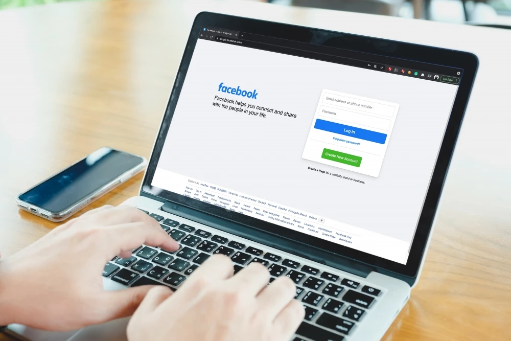 Krāpnieki pārņem uzņēmumu Facebook kontus: kā sevi pasargāt