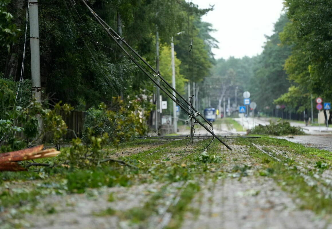Pēc augusta vētras novērsti 3765 elektrolīniju bojājumi