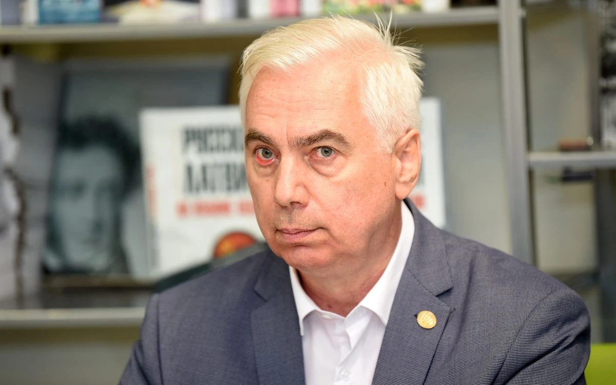 Tiesa atbrīvo no apcietinājuma apsūdzēto Viktoru Guščinu