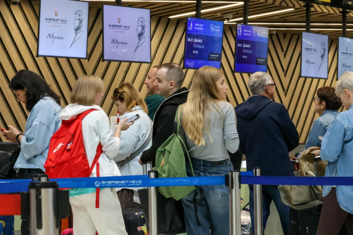 Zelenska brīdinājums satricina aviāciju: Maskavas lidostās haoss