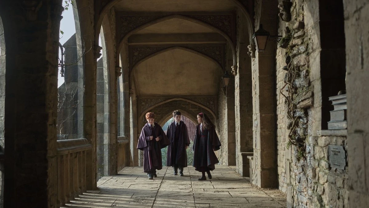 HBO publisko jaunu seriāla Harijs Poters treileri
