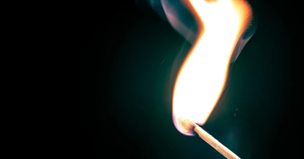 Rēzeknē pēc konflikta aizdedzināta automašīna; lieta nodota tiesai
