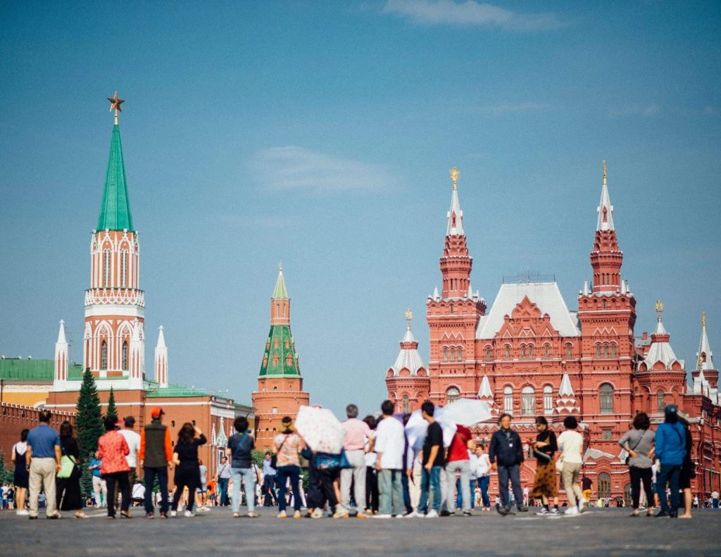 Слайдиньш раскрыл доходы Z-блогеров и пропагандистов в России