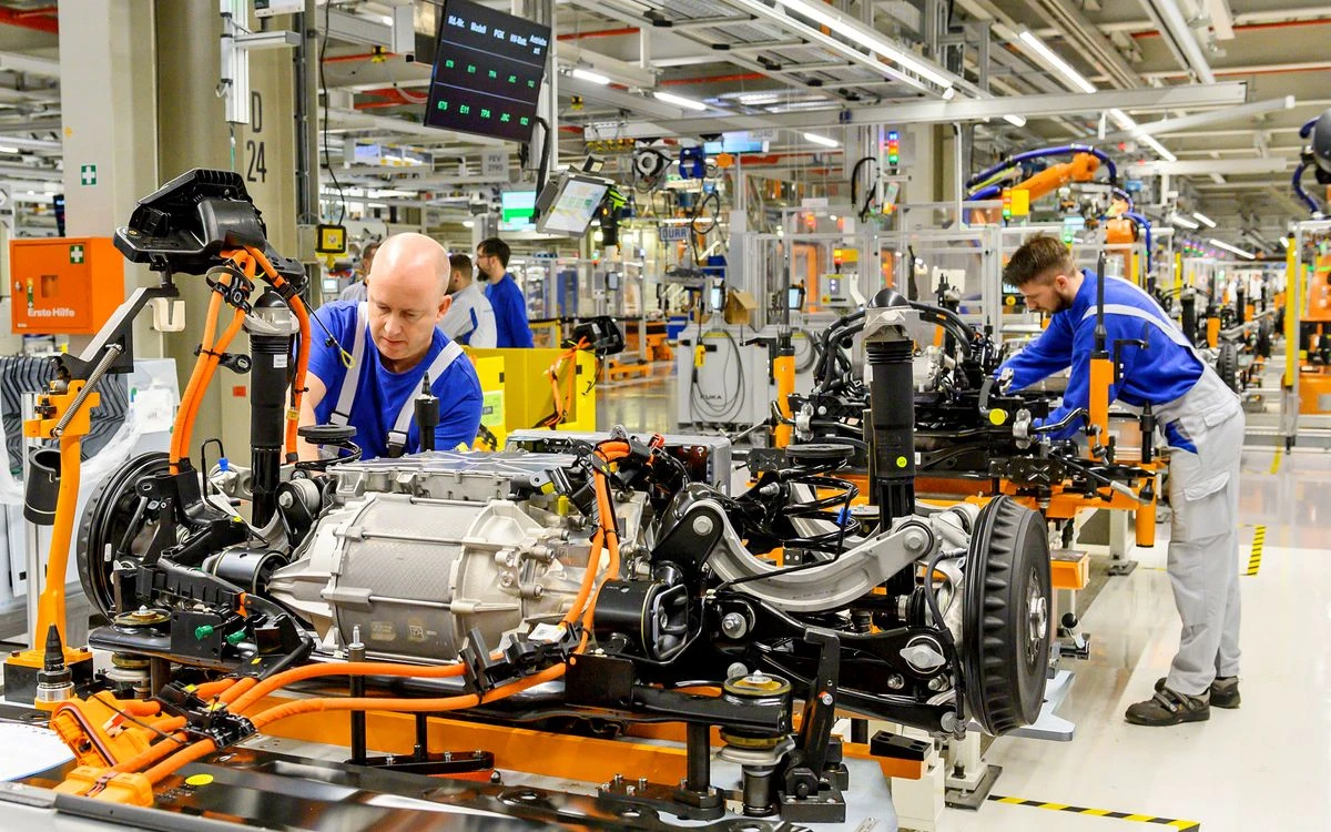 Volkswagen likvidēs 100 000 darbavietu globālā plāna ietvaros