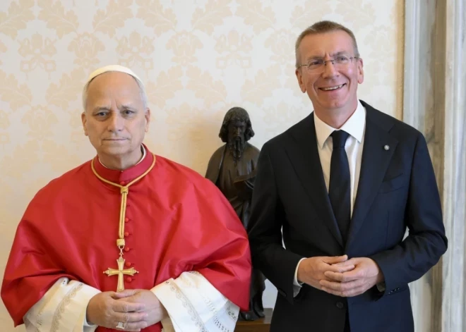 Valsts prezidents Rinkēvičs Vatikānā tiekas ar pāvestu