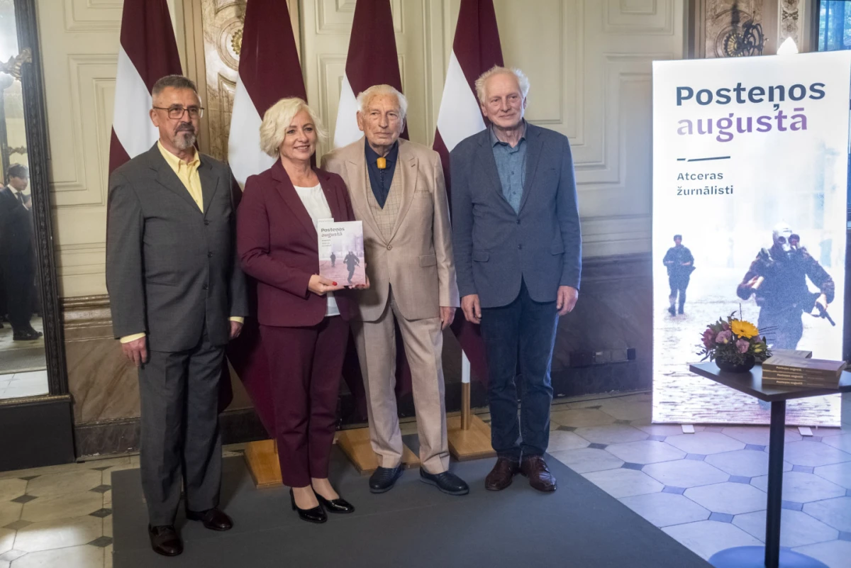 Saeimā atklāj grāmatu par žurnālistu darbu Atmodas laikā