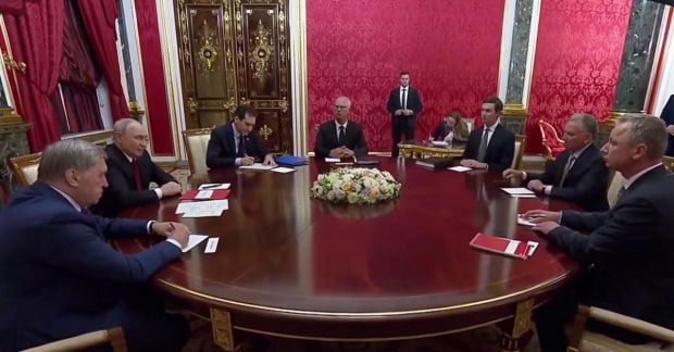 Кремль оценил переговоры Путина с представителями Трампа