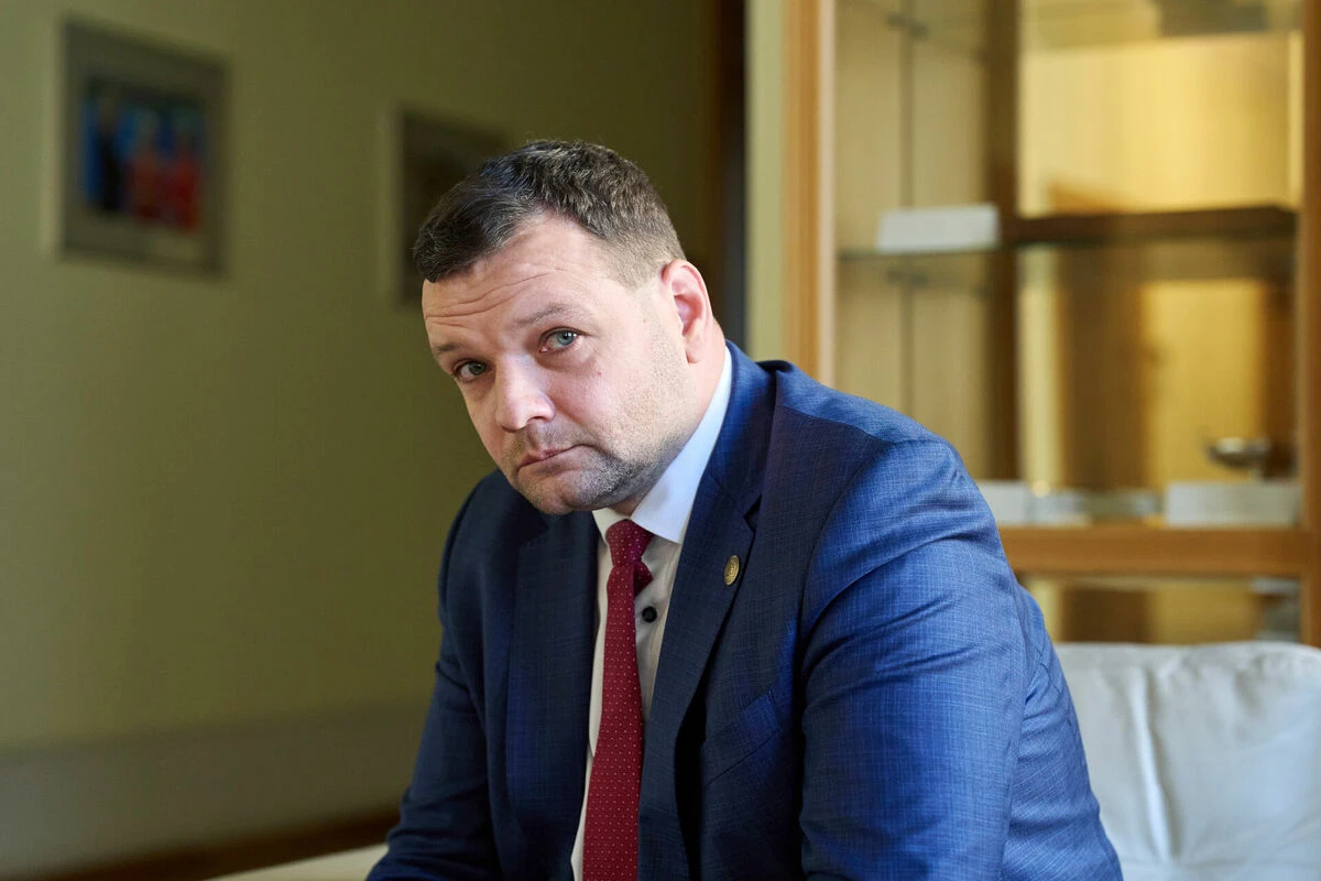 Uzulnieka braukšana dzērumā: politologs vērtē ietekmi uz vēlēšanām