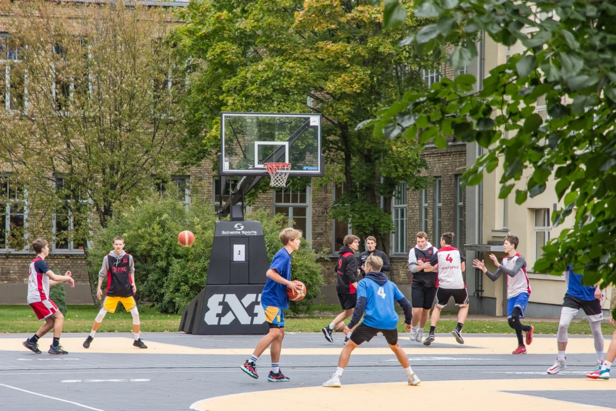 В Вентспилсе завершился турнир по баскетболу 3x3 среди учащихся