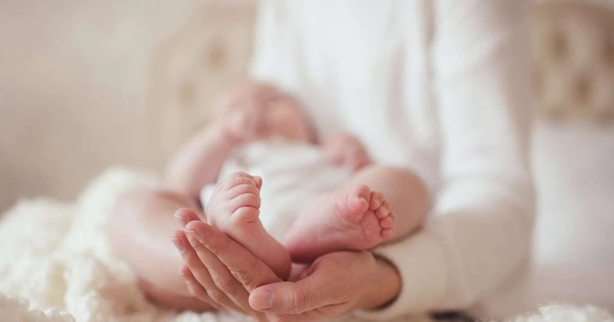 Latvijā turpina sarukt jaundzimušo skaits