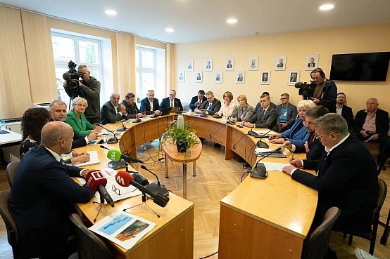 Plāno stingrāku kārtību ierēdņu atstādināšanai kriminālprocesā