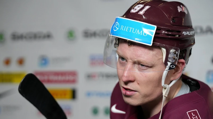 Hokejists Ronalds Ķēniņš atgriežas laukumā un pievienojas „Mogo”/RSU
